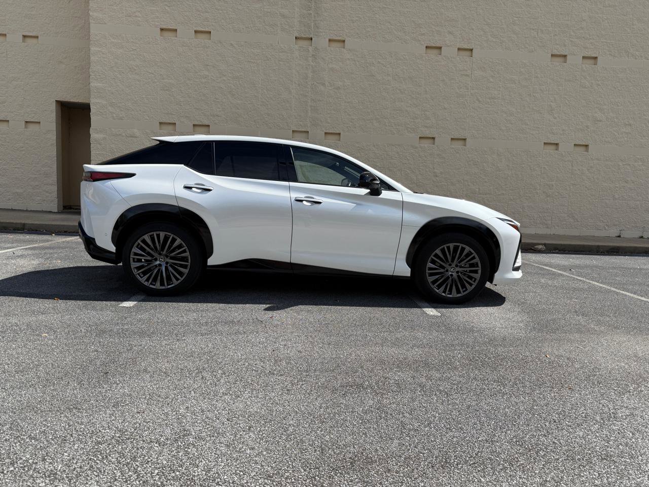 Used 2023 Lexus RZ 450e Premium w/ Accessory Package (Z1) image 5