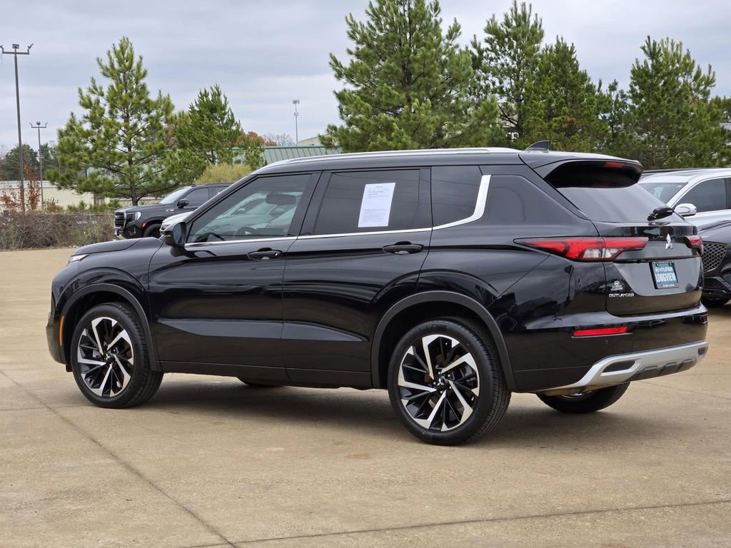 Used 2024 Mitsubishi Outlander SEL image 3