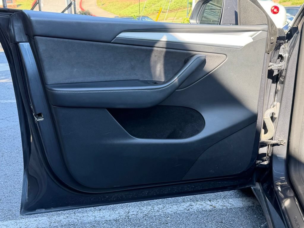 Used 2023 Tesla Model Y Long Range AWD/4WD image 31