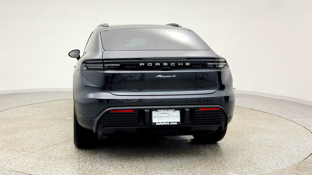 Used 2025 Porsche Macan 4 Electric image 6