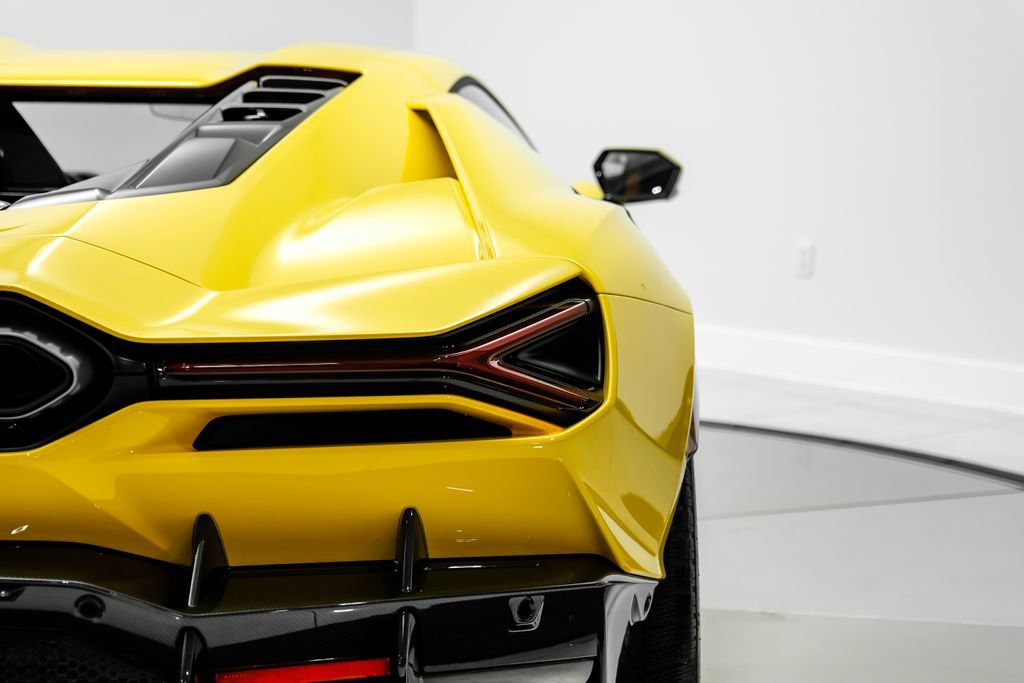 Used 2025 Lamborghini Revuelto AWD/4WD image 52