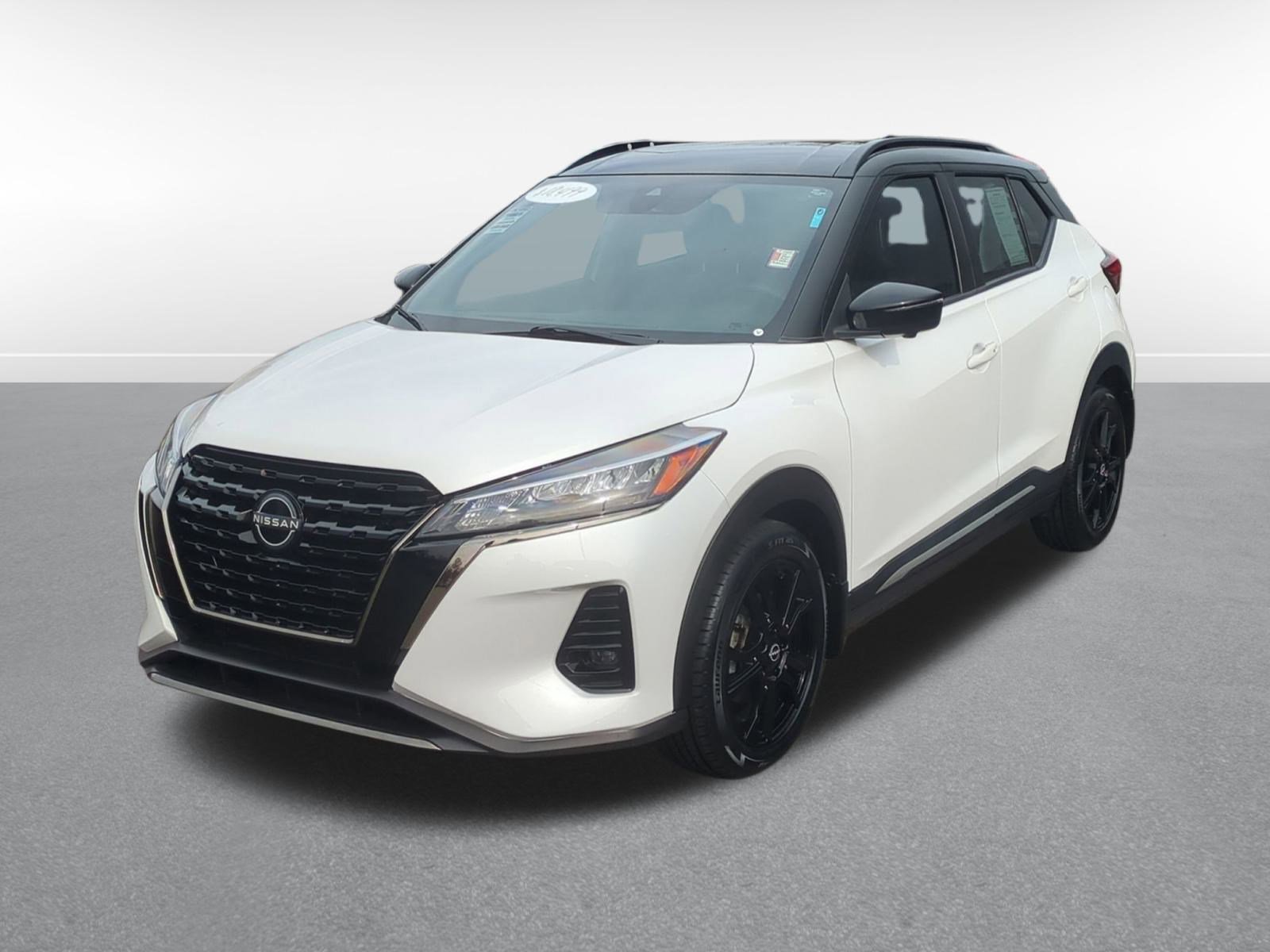 Used 2023 Nissan Kicks SR w/ SR Premium Package image 1