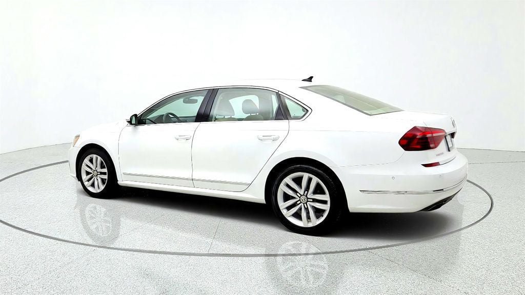 Used 2017 Volkswagen Passat 3.6 SEL Premium FWD image 7