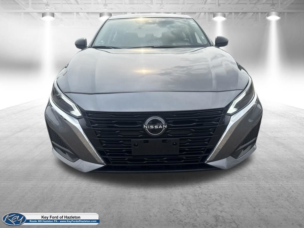 Used 2024 Nissan Altima 2.5 SV FWD image 2