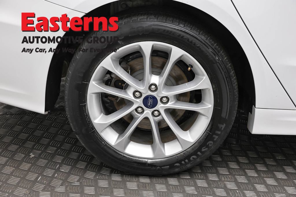 Used 2020 Ford Fusion SE FWD image 29