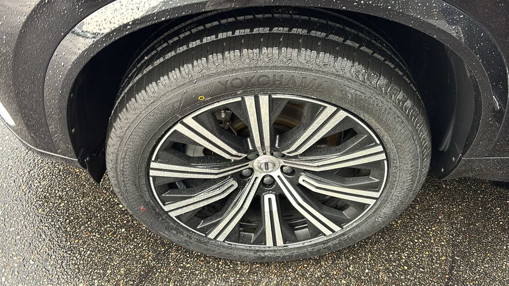 Certified 2024 Volvo XC90 B5 Core w/ Climate Package AWD/4WD image 32