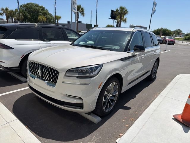 Used 2023 Lincoln Aviator Grand Touring w/ Equipment Group 301A AWD/4WD image 8