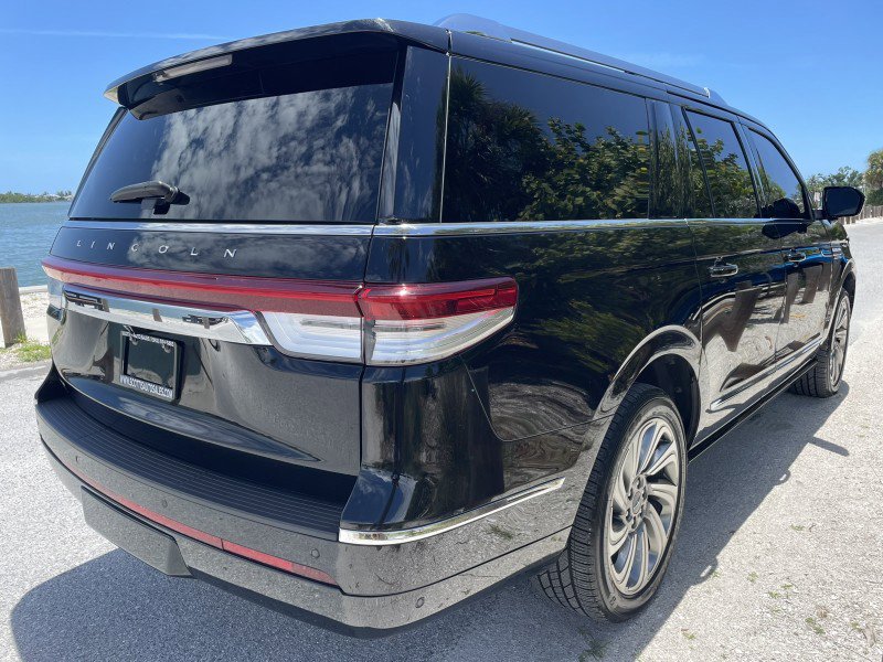 Used 2022 Lincoln Navigator L Reserve RWD image 7