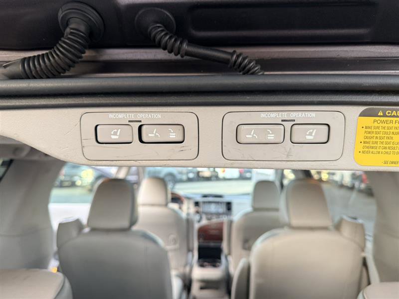 Used 2013 Toyota Sienna Limited w/ Premium Pkg image 20
