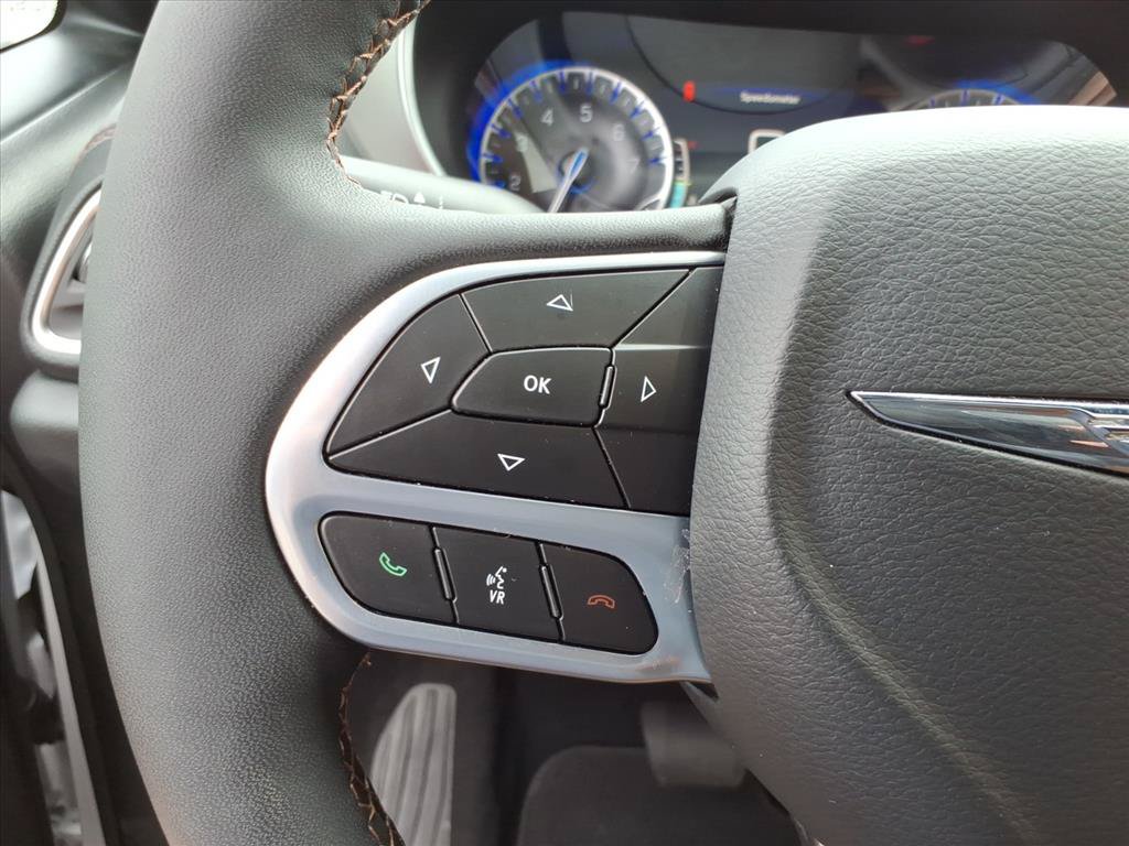 Used 2024 Chrysler Pacifica Pinnacle AWD/4WD image 17