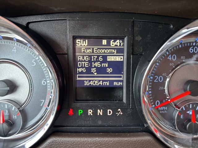 Used 2016 Chrysler Town & Country Touring-L w/ Driver Convenience Group image 25