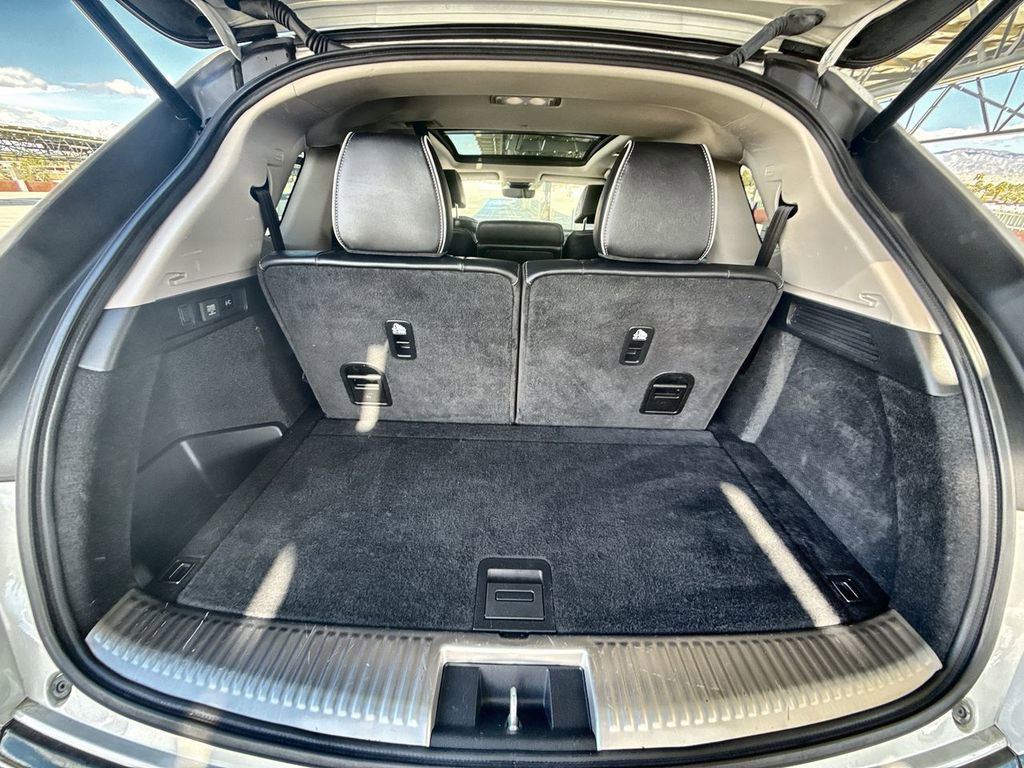 Used 2023 Acura MDX SH-AWD w/ Advance Package image 19