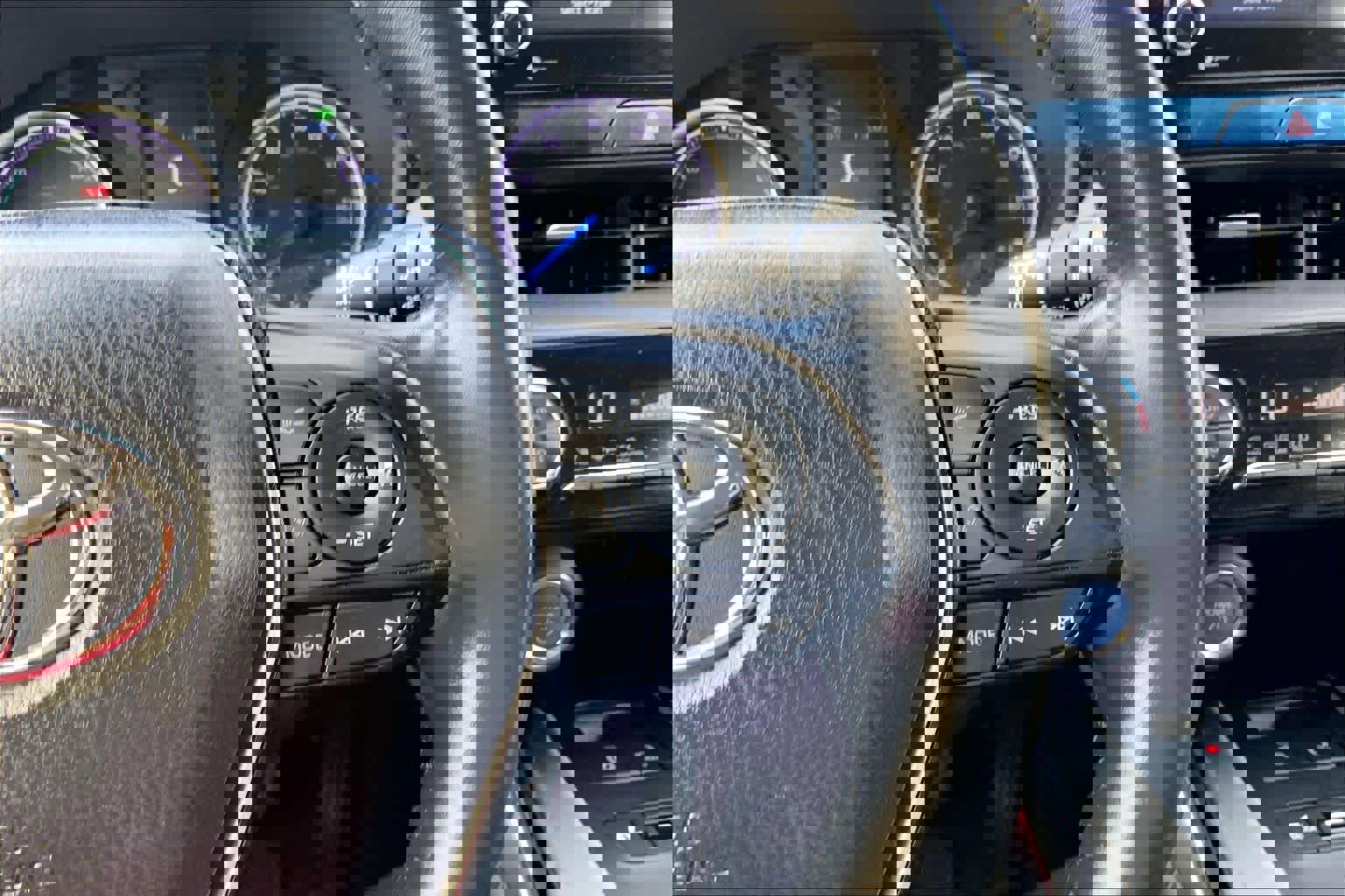 Used 2021 Toyota Venza LE w/ Carpet Mat Package (TMS) image 22