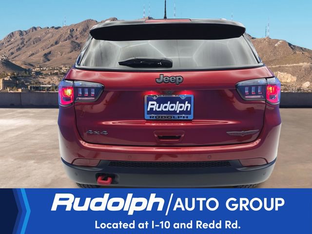 Used 2025 Jeep Compass Trailhawk AWD/4WD image 4