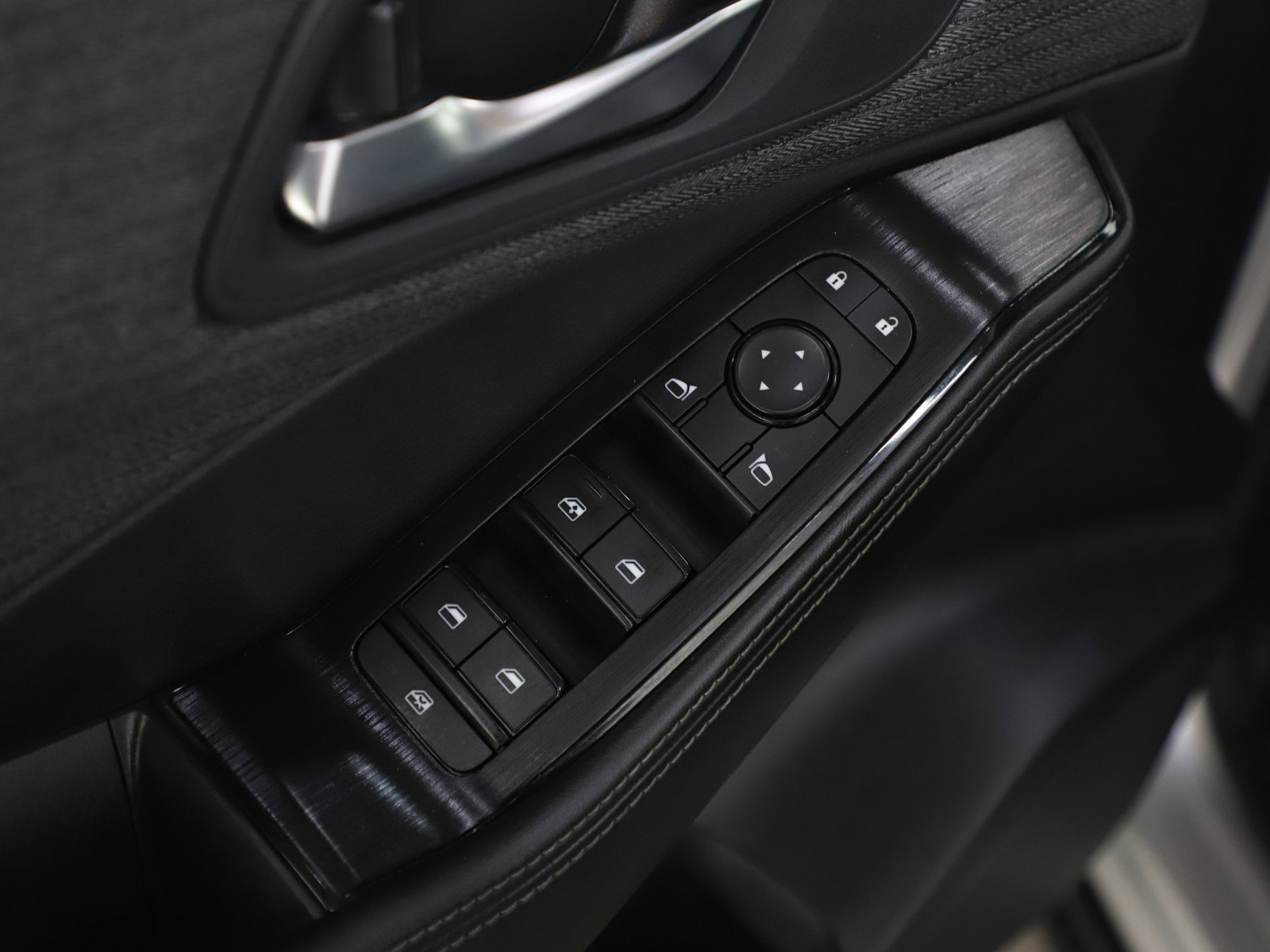 Used 2021 Nissan Rogue SV image 19