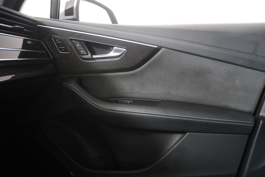 Used 2023 Audi SQ7 Prestige AWD/4WD image 26