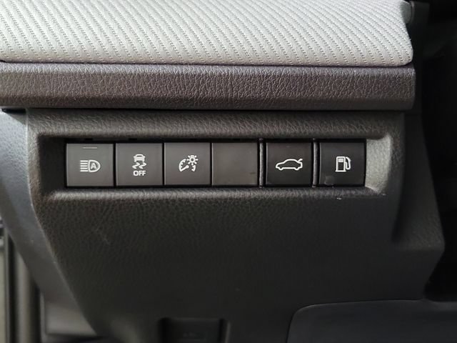 Used 2026 Toyota Camry Hybrid FWD image 23