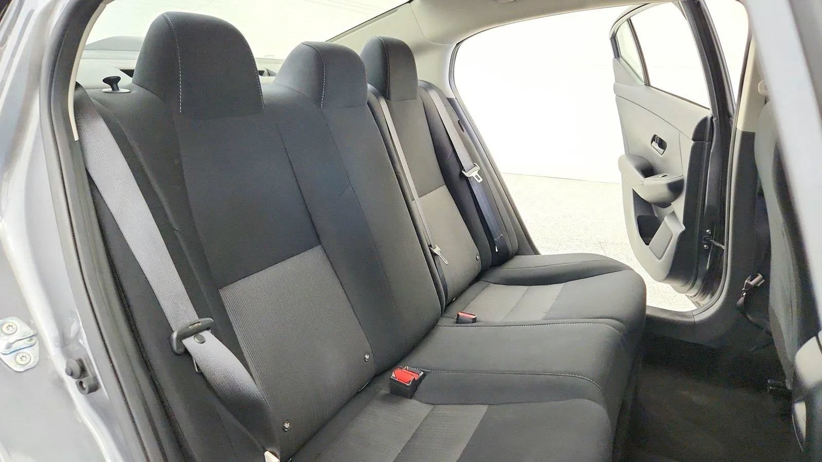 Used 2024 Nissan Sentra SV FWD image 27