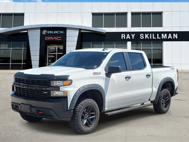 Used 2021 Chevrolet Silverado 1500 Custom Trail Boss w/ LPO, Dark Essentials Package AWD/4WD image 3