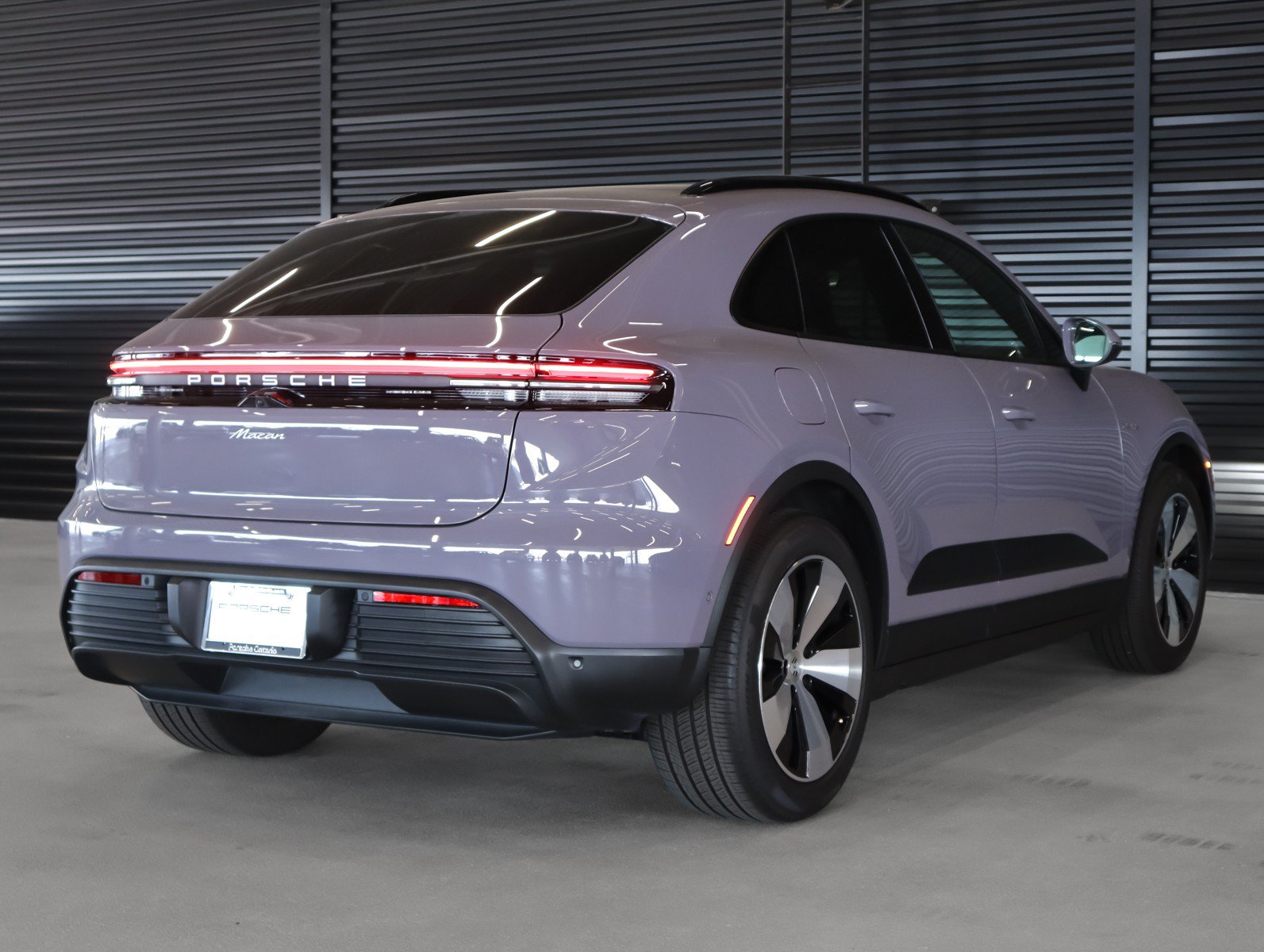 Certified 2025 Porsche Macan Electric RWD image 10