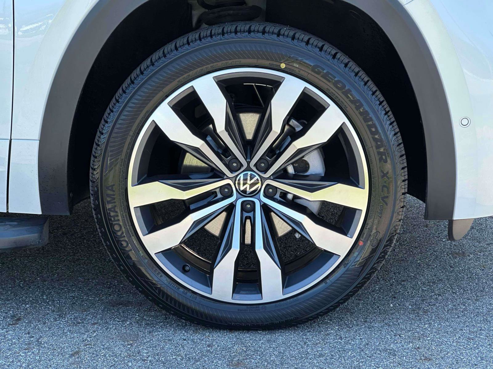 Certified 2023 Volkswagen Atlas SEL Premium image 6