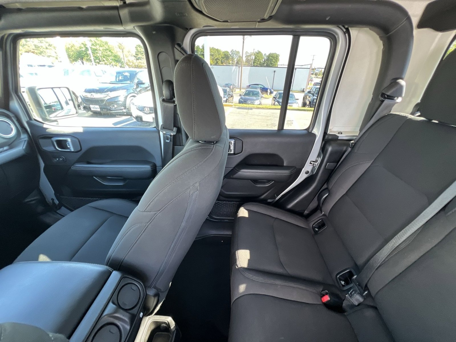 Used 2023 Jeep Gladiator Overland image 3