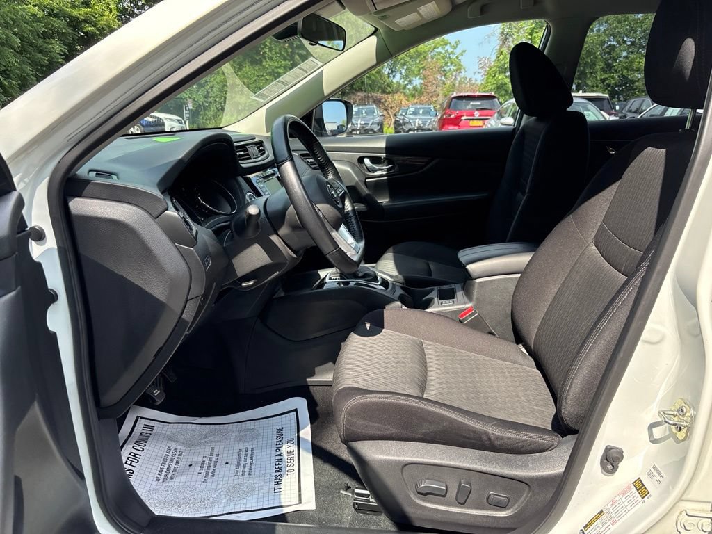 Used 2020 Nissan Rogue SV AWD/4WD image 12