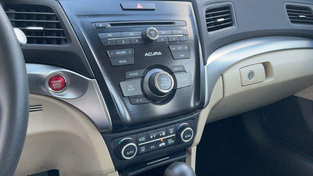 Used 2017 Acura ILX FWD image 16