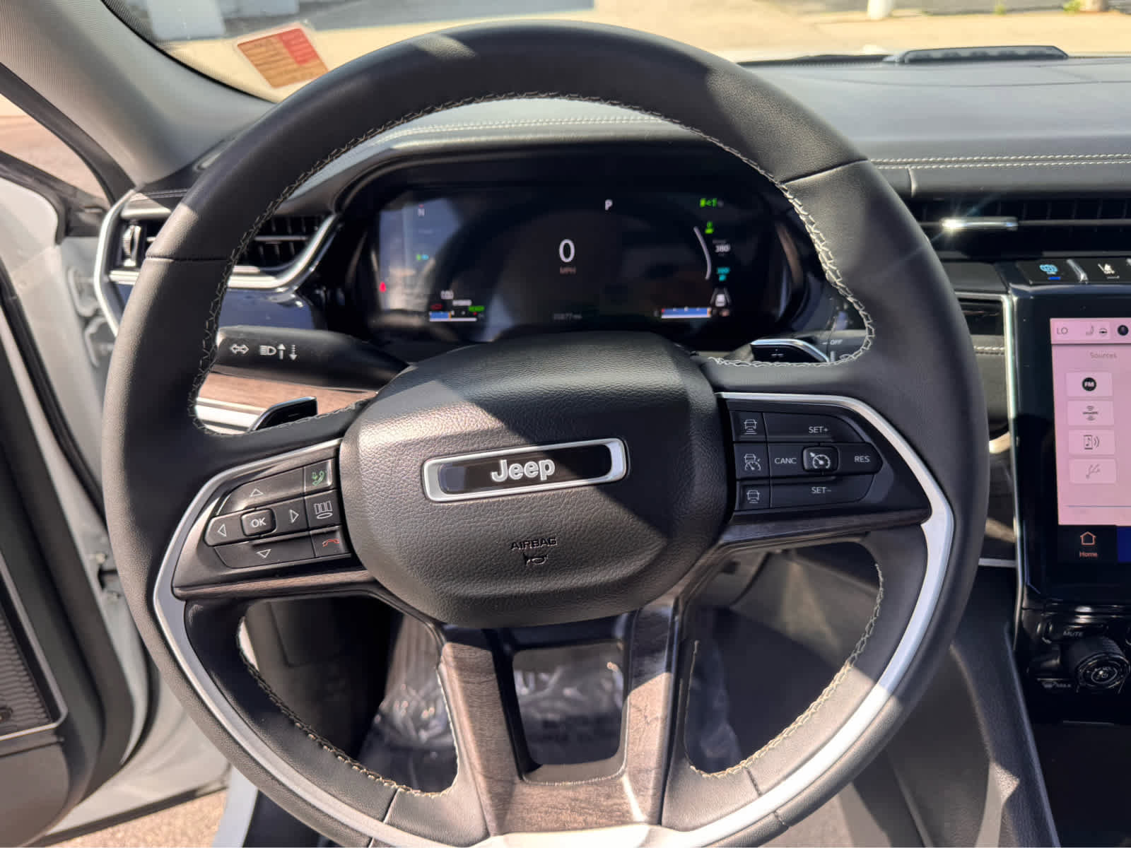 Used 2022 Jeep Grand Cherokee Limited 4xe AWD/4WD image 16