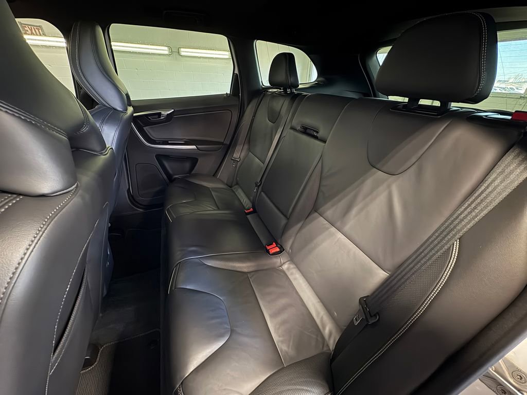 Used 2017 Volvo XC60 T6 R-Design w/ Protection Package image 24