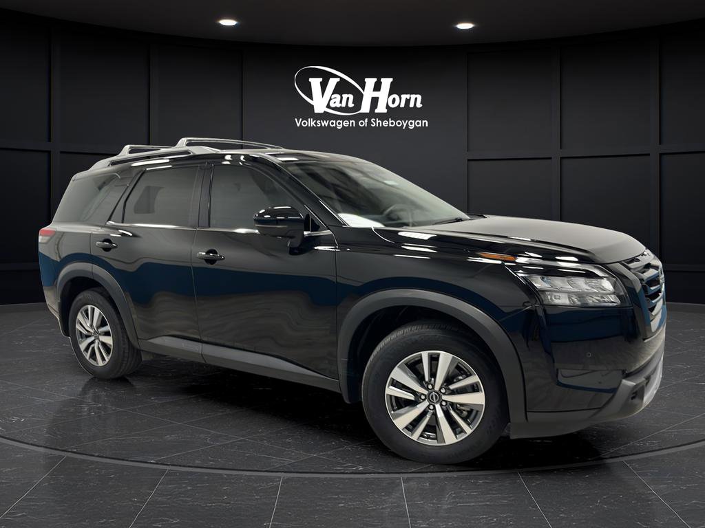 Used 2025 Nissan Pathfinder SL w/ Black Appearance Package
