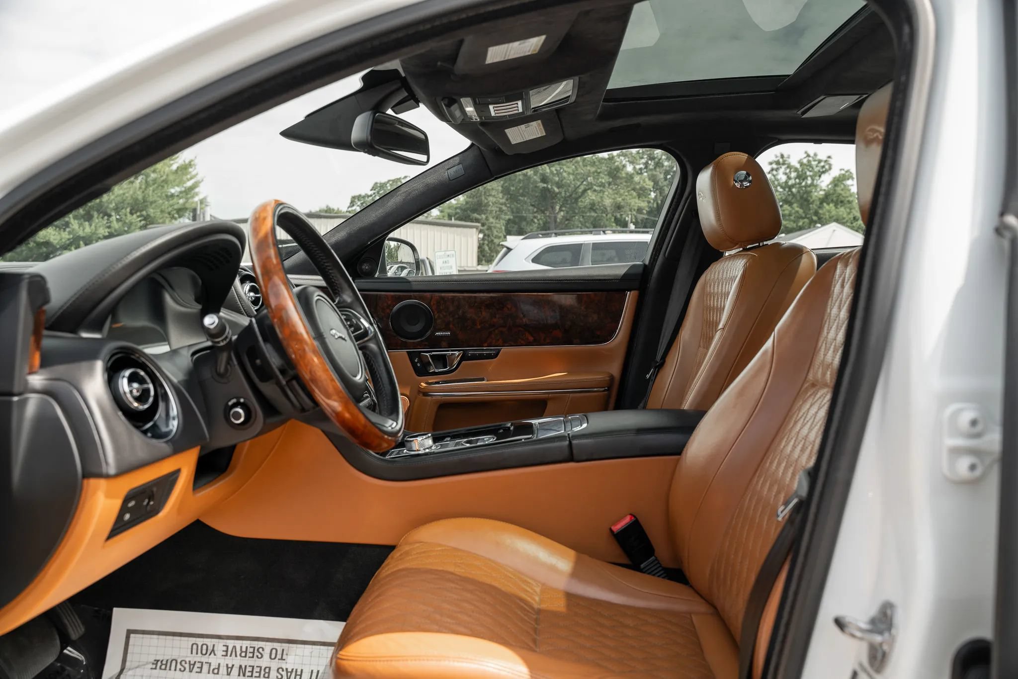 Used 2017 Jaguar XJ L Portfolio AWD/4WD image 7