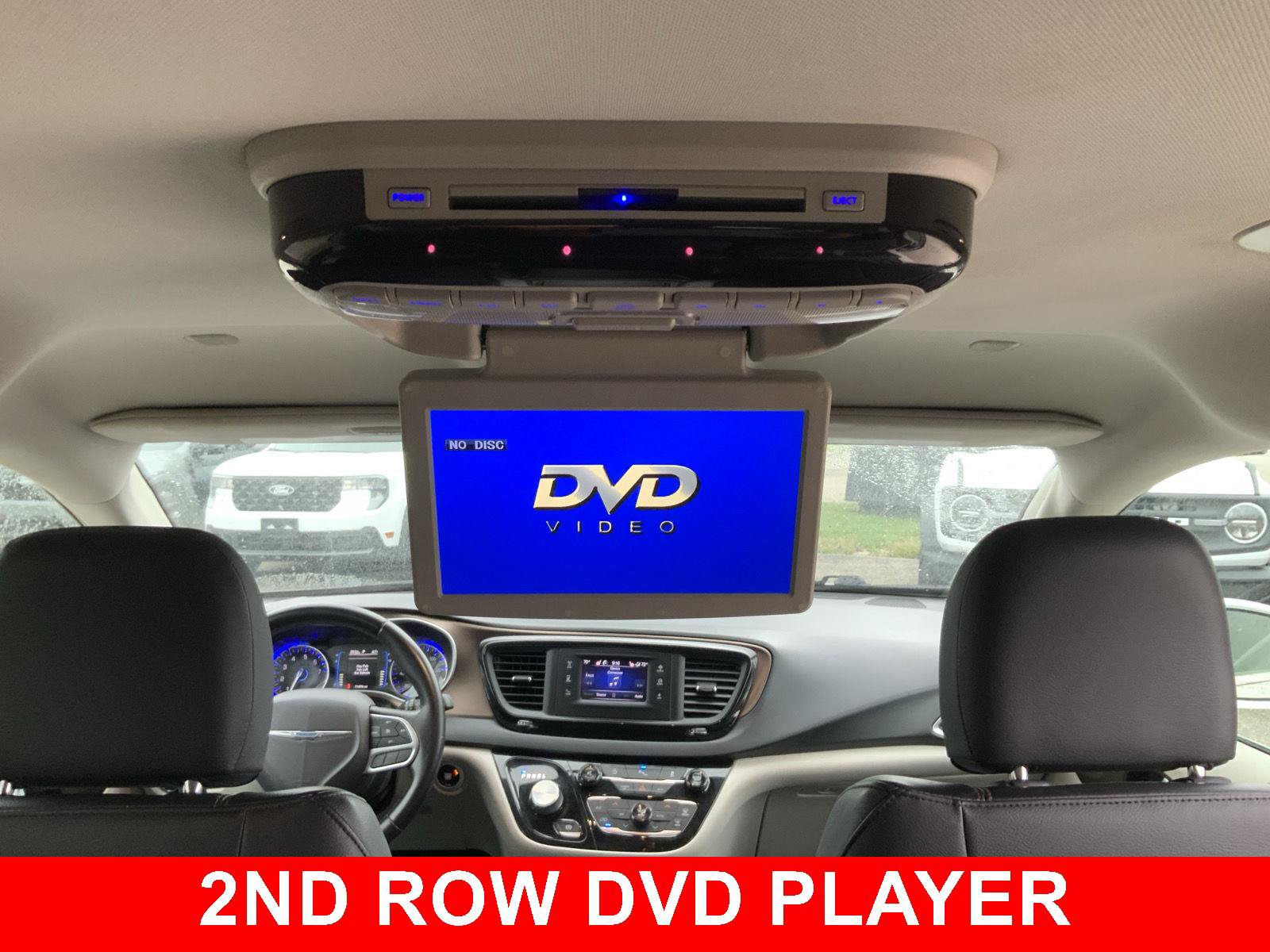 Used 2017 Chrysler Pacifica Touring-L FWD image 6