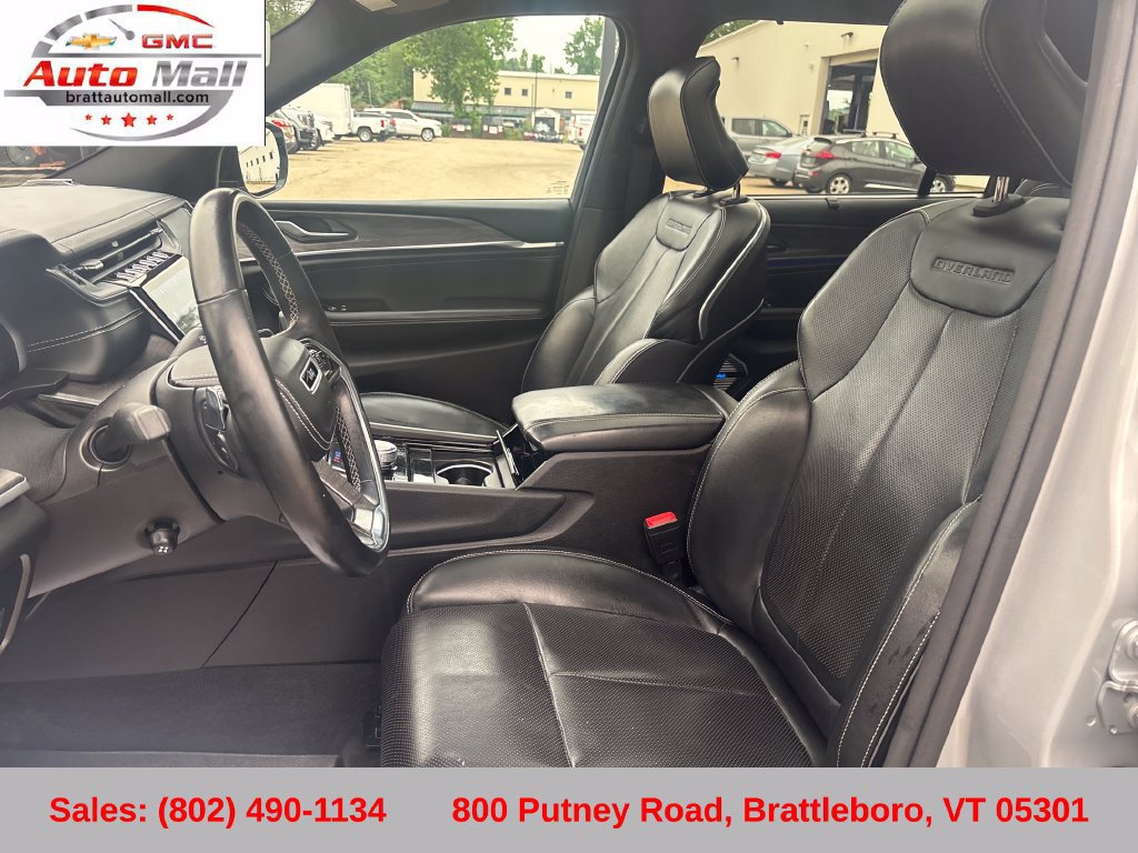 Used 2021 Jeep Grand Cherokee L Overland w/ Luxury Tech Group IV AWD/4WD image 11