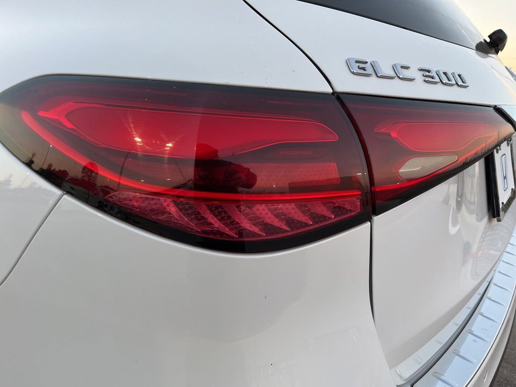 Used 2025 Mercedes-Benz GLC 300 4MATIC image 7