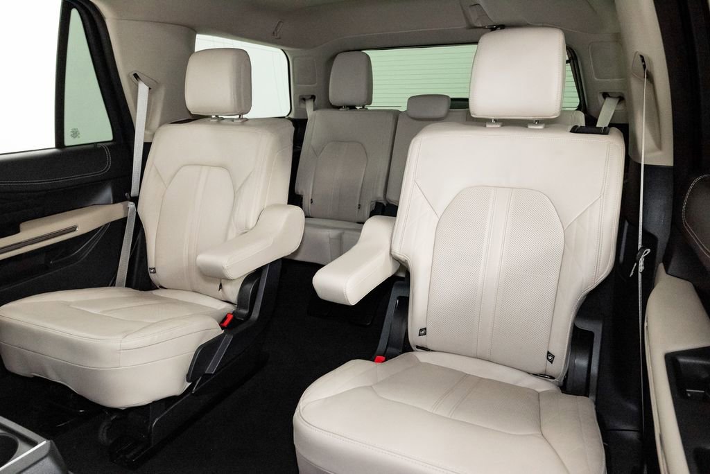 Used 2024 Ford Expedition Platinum AWD/4WD image 27