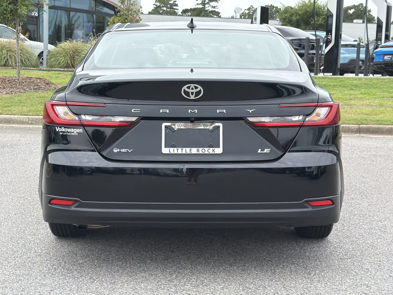 Used 2025 Toyota Camry LE FWD image 4
