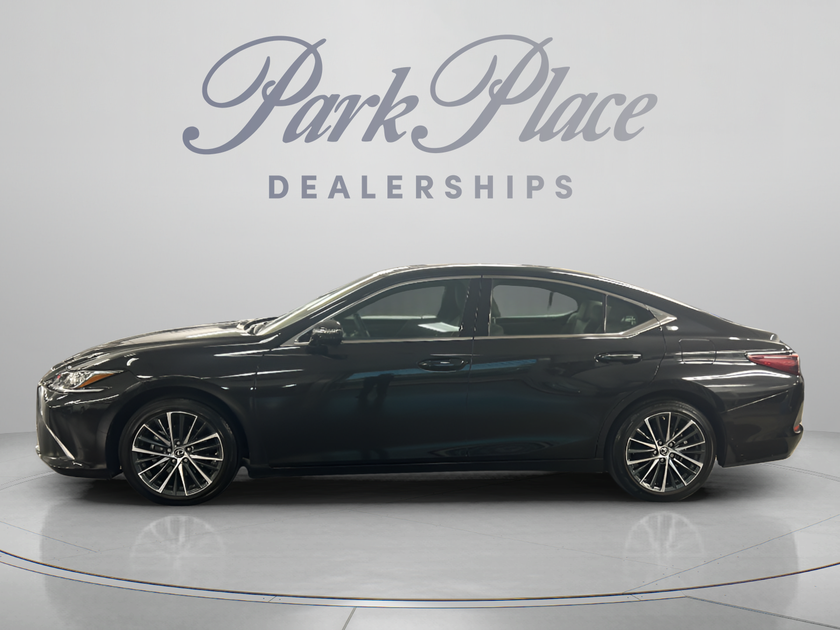 Used 2023 Lexus ES 350 w/ Premium Package FWD image 2