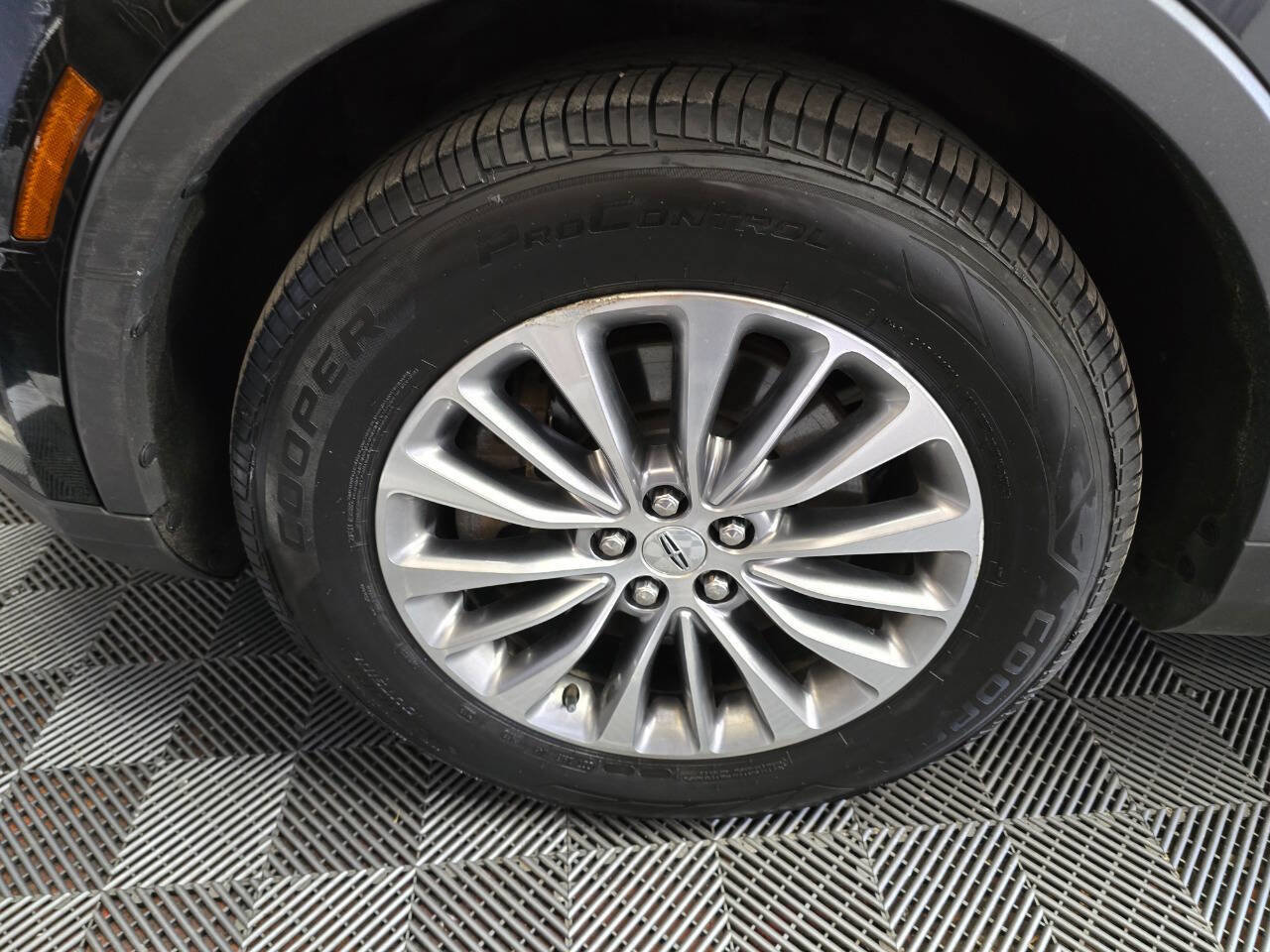 Used 2016 Lincoln MKX Select w/ Select Plus Package image 39