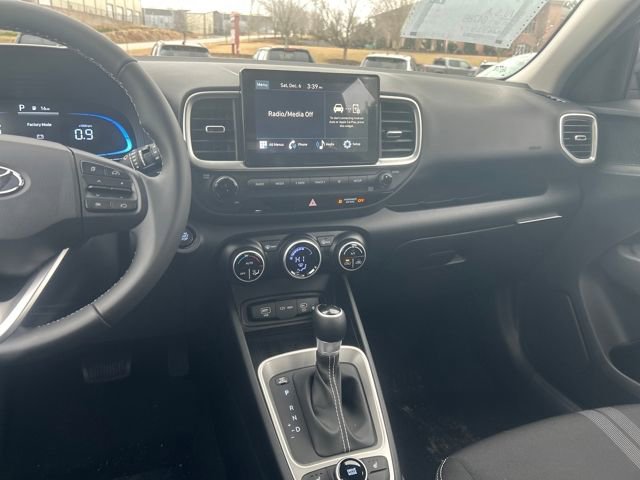 Certified 2026 Hyundai Venue SEL image 39