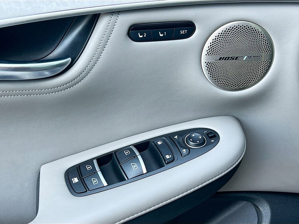 Used 2023 INFINITI QX50 Sensory image 18