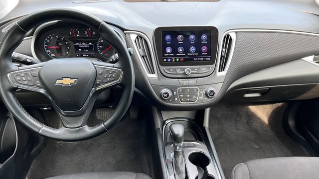 Used 2023 Chevrolet Malibu LT w/ Sport Edition FWD image 2