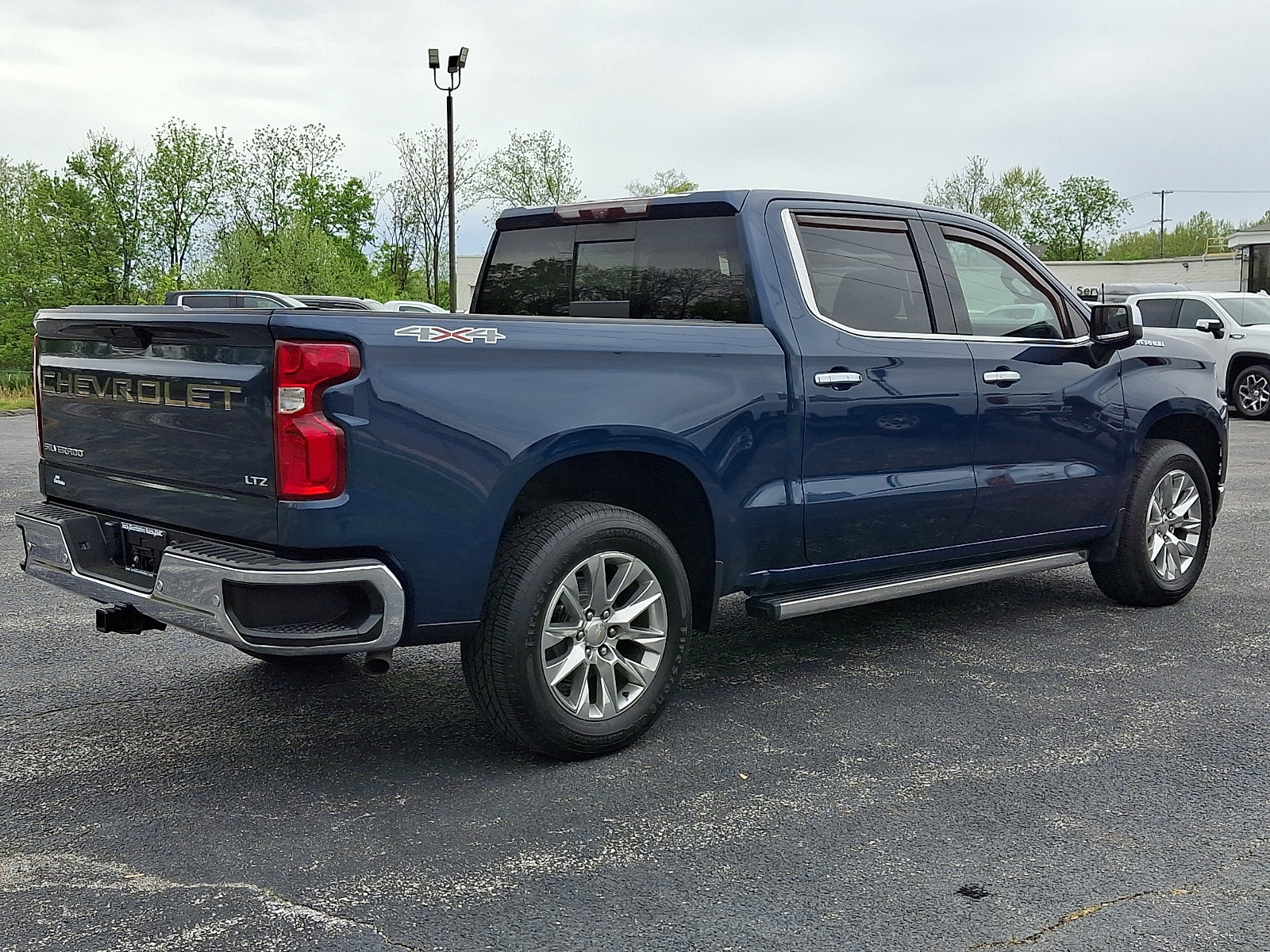 Used 2021 Chevrolet Silverado 1500 LTZ w/ Technology Package AWD/4WD image 7