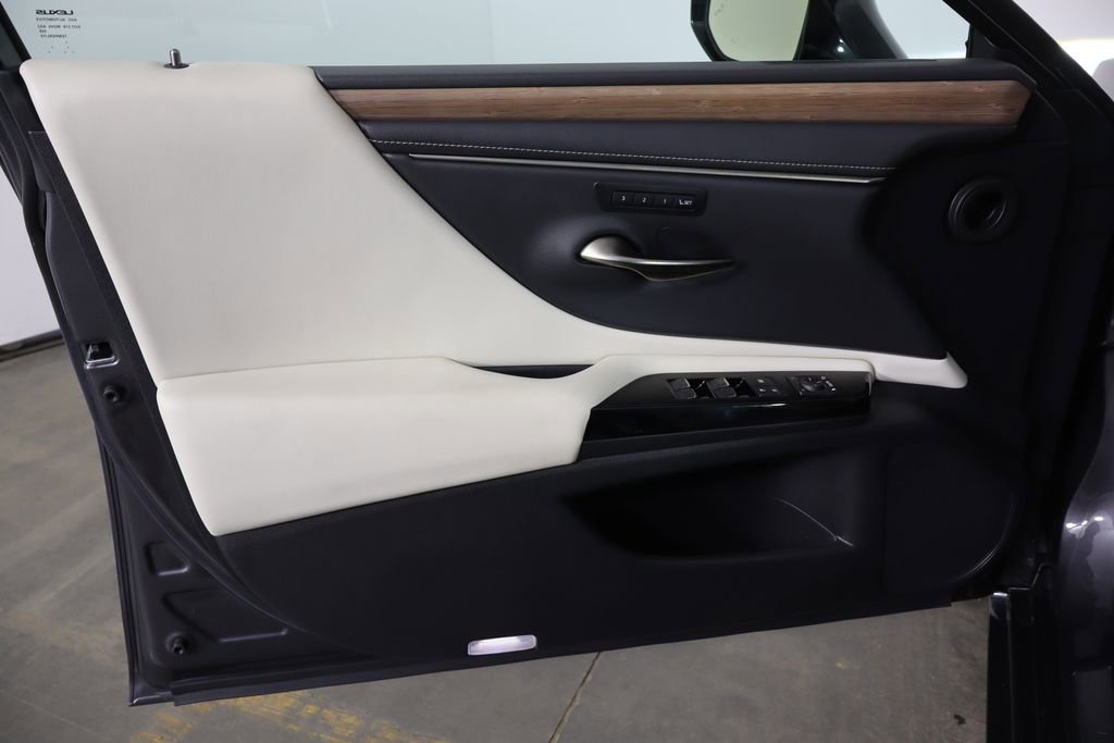 Used 2023 Lexus ES 250 w/ Premium Package image 20