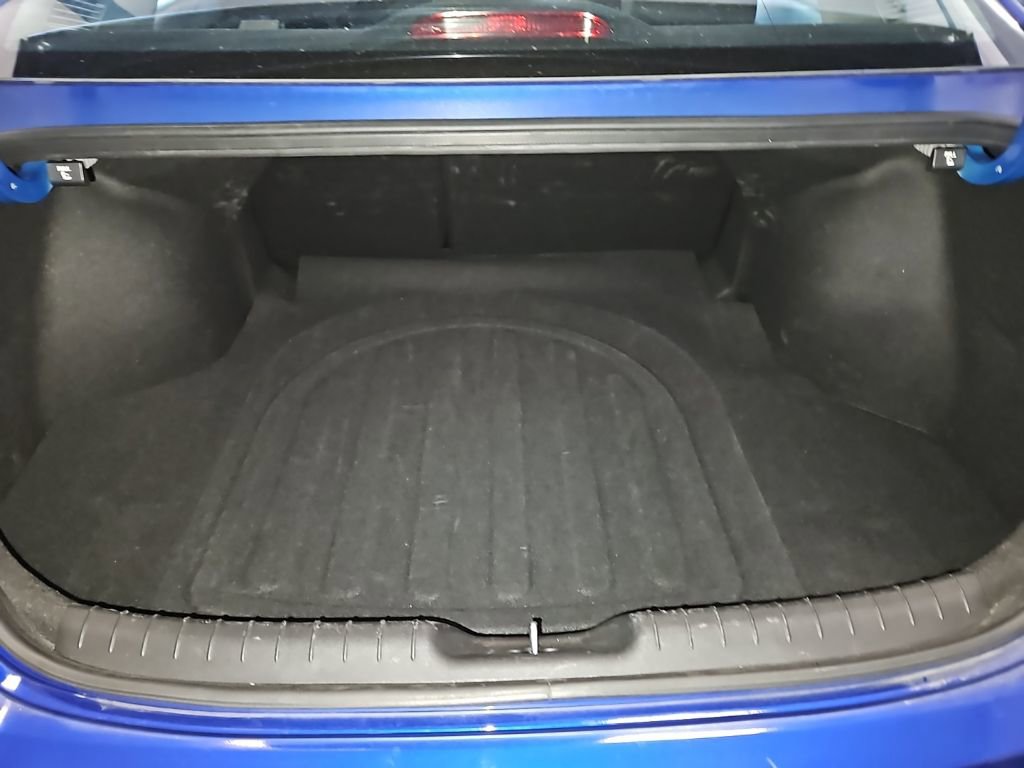 Used 2025 Hyundai Elantra SEL image 12