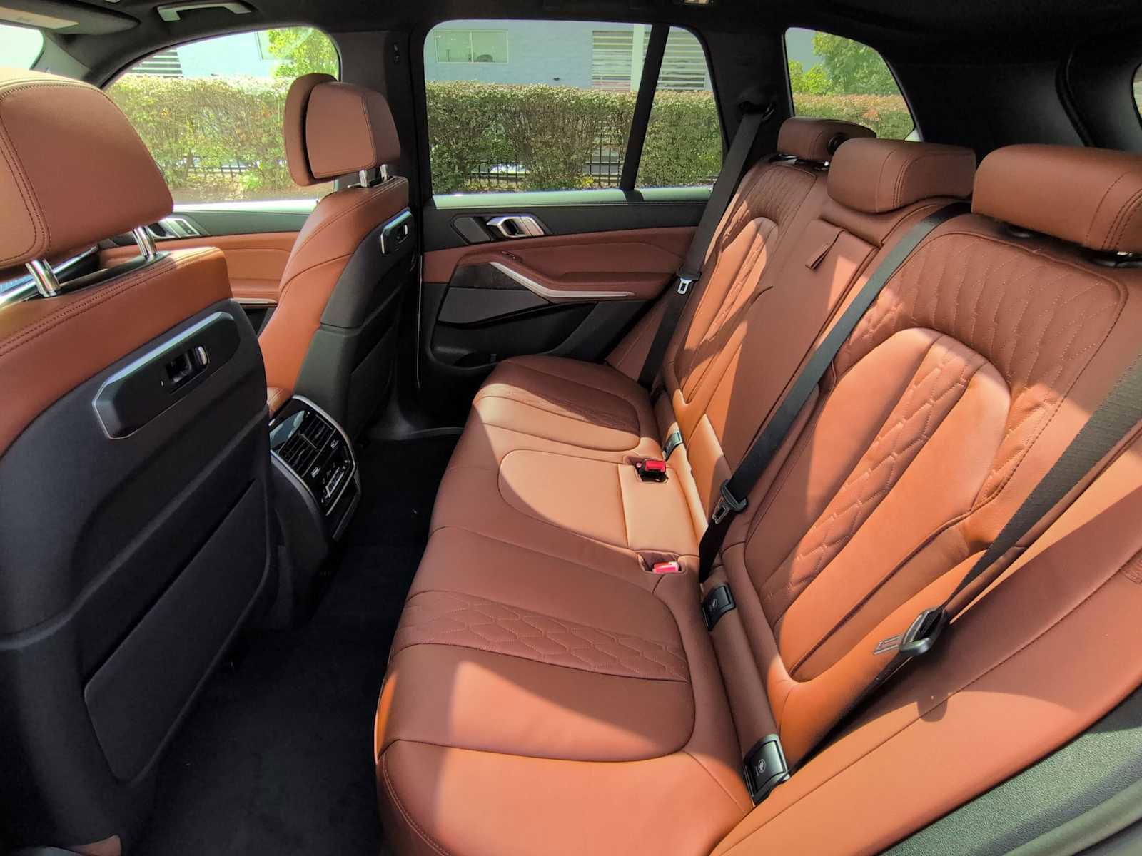 New 2026 BMW X5 M60i w/ Climate Comfort Package image 21