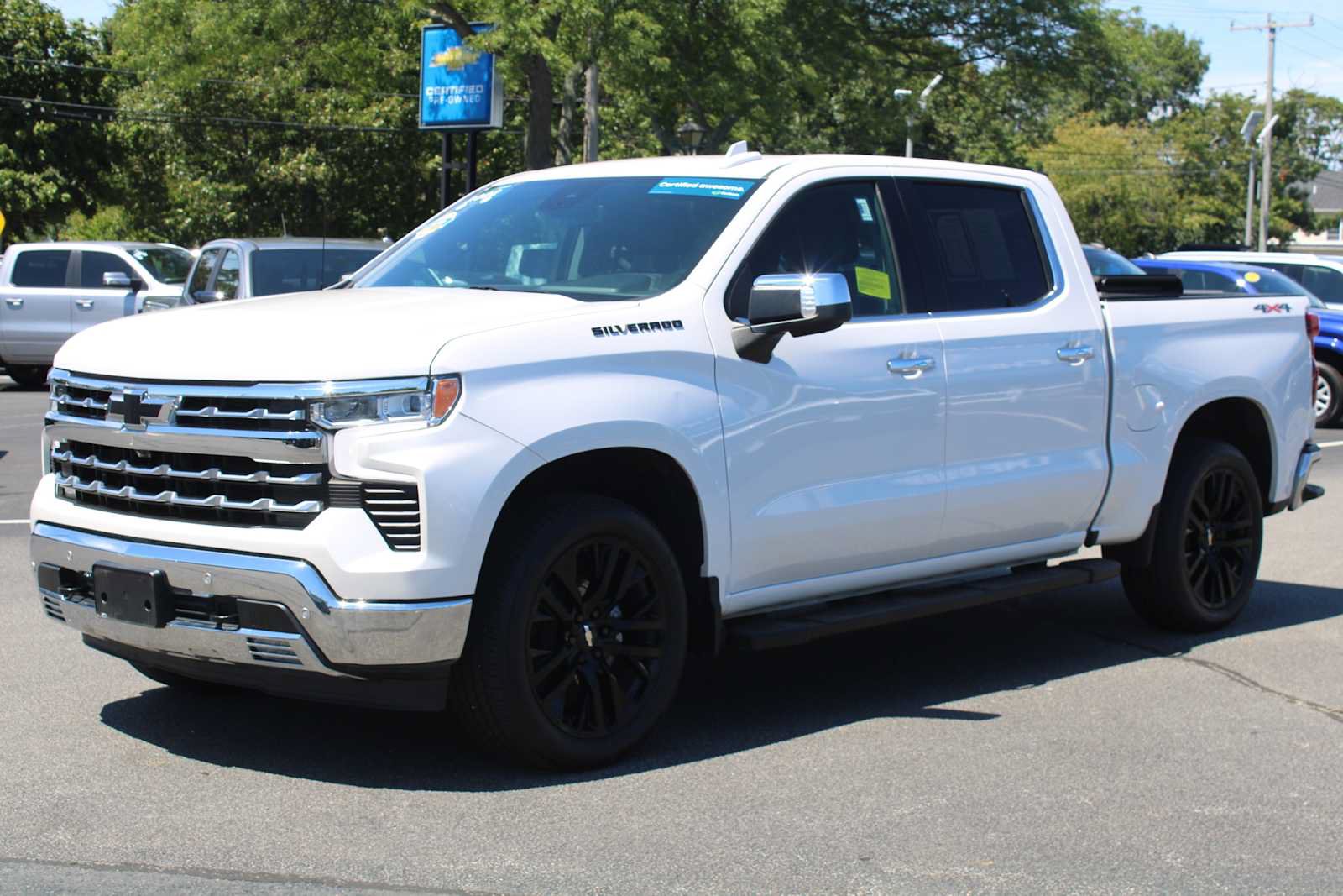 Certified 2022 Chevrolet Silverado 1500 LTZ AWD/4WD image 3