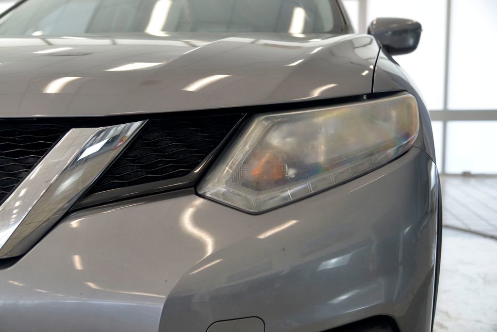 Used 2016 Nissan Rogue SV image 11