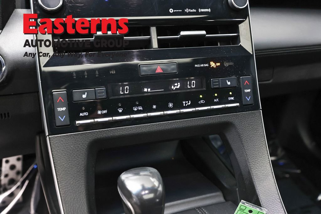 Used 2021 Toyota Avalon XSE FWD image 20