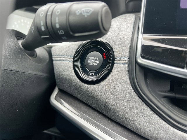 Used 2023 Jeep Compass Latitude w/ Convenience Group image 16